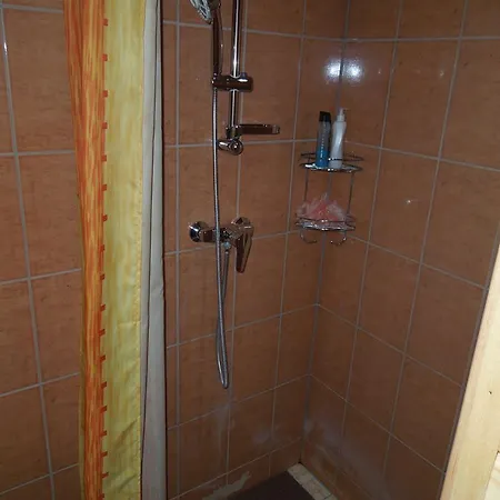 Nyaraló Viesu Namins Dalderi
